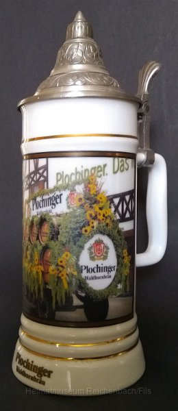 wald8.jpg - "Jahreskrug 1988" vom "Plochinger Waldhornbräu"