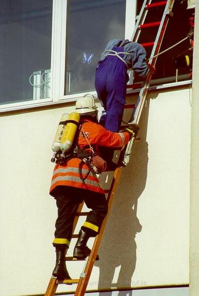 ueb10.jpg - Und schon kann das erste "Opfer" gerettet werden