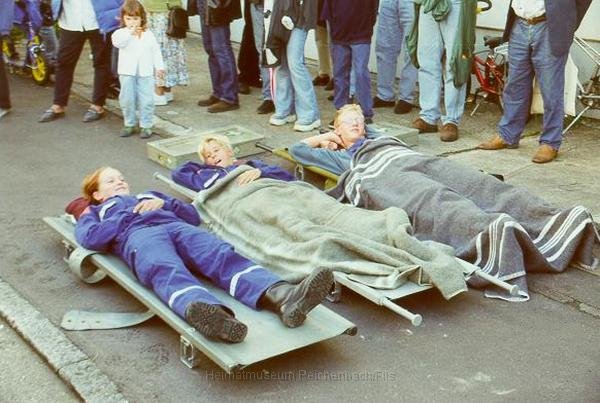 ueb14.jpg - Zum Glück können alle Eingeschlossenen erfolgreich befreit werden