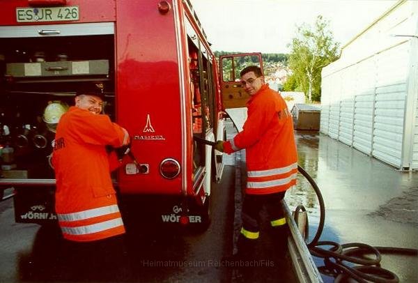 ueb16.jpg - Das Aufräumen scheint richtig Spaß zu machen...