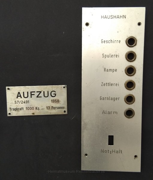 otto8.jpg - Schilder aus dem Aufzug