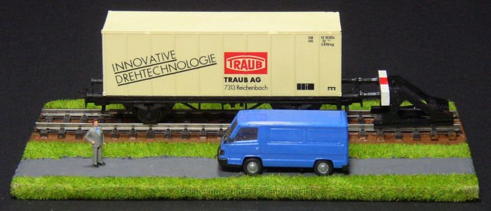 traub11.jpg - HO-Güterwaggon mit Aufdruck "Traub AG 7313 Reichenbach", hergestellt von Märklin, Göppingen.